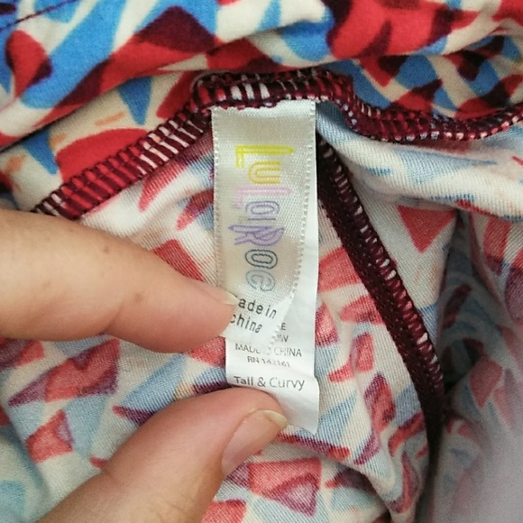 Red/blue geometric leggings TC LulaRoe - Picture 3 of 3